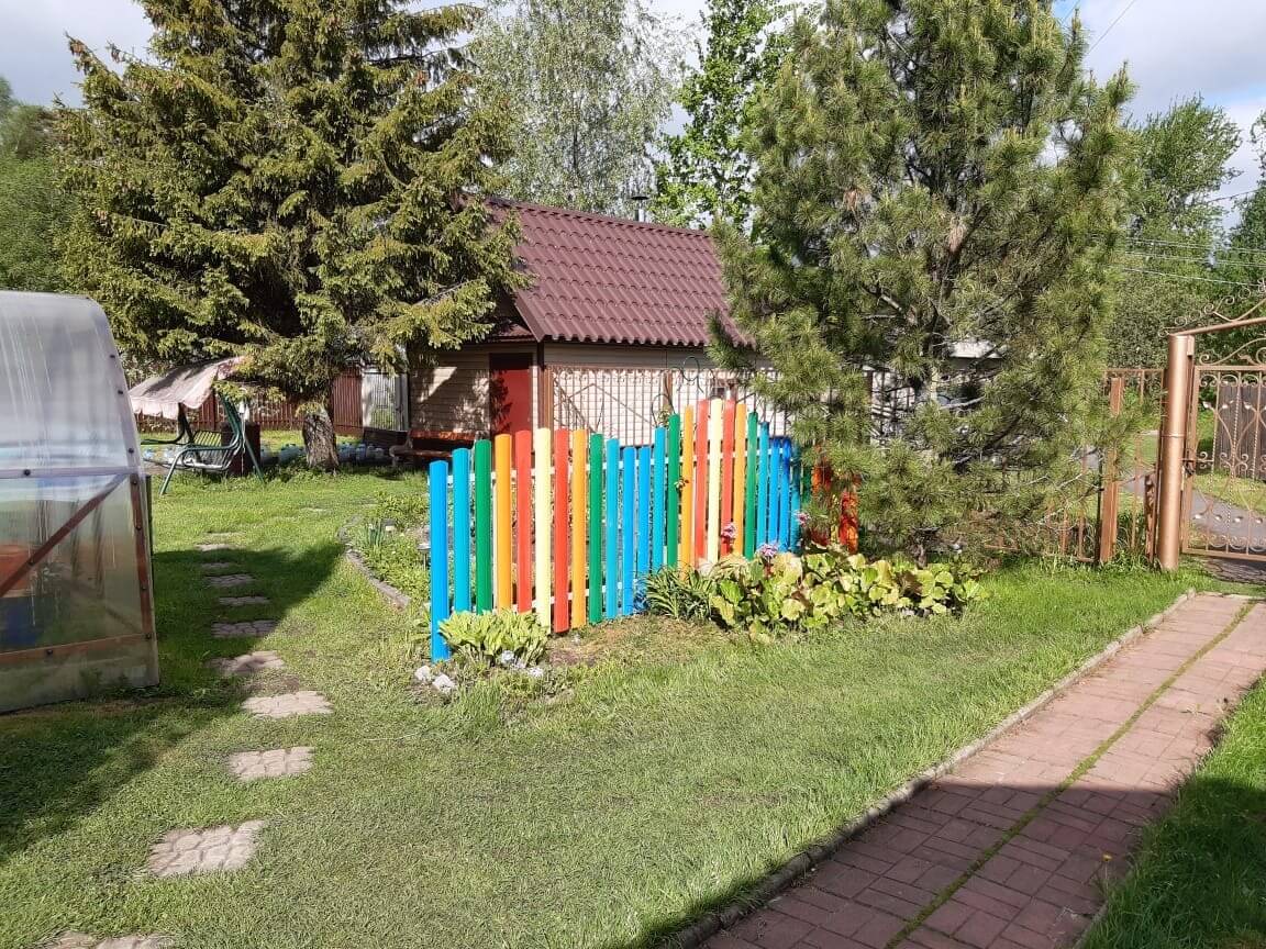 забор из разноцветного штакетника односторонний фото2 в Бишкеке