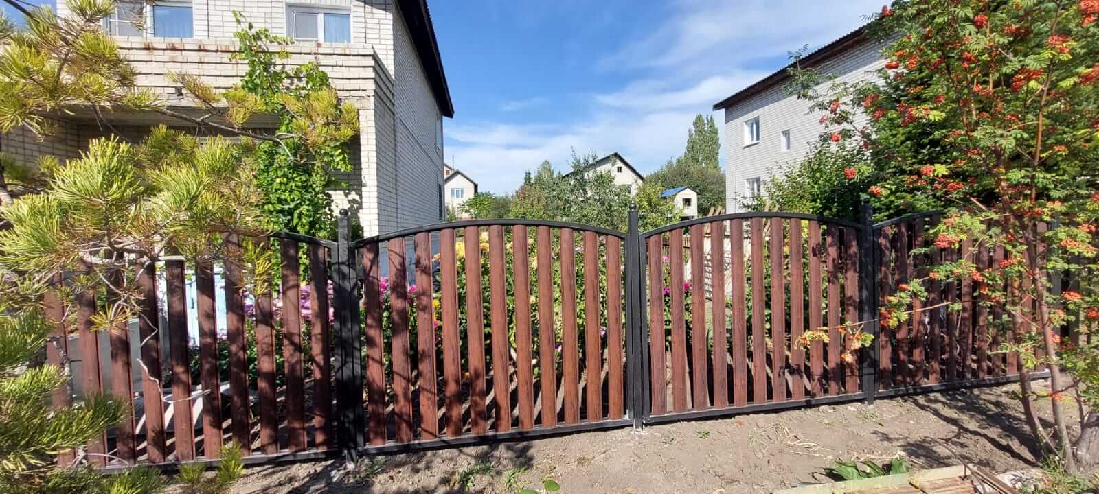 забор из штакетника каштан красный фото2 в Бишкеке
