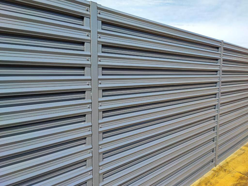 забор из штакетника RAL7024 Серый Графит фото7 в Бишкеке