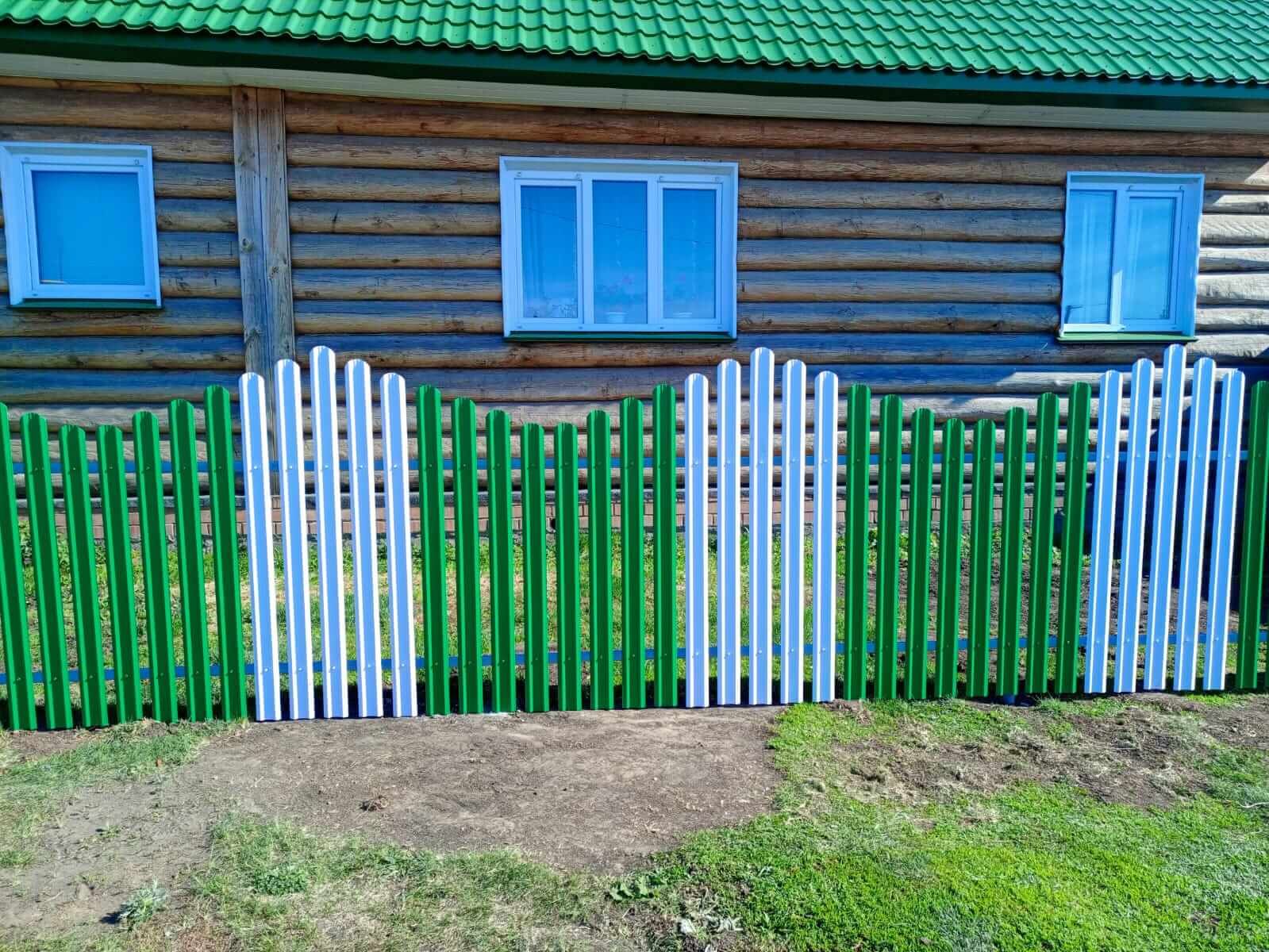 Забор из штакетника 18м в двух цветах RAL9003 Белый + RAL6029 Зеленая Мята в Бишкеке