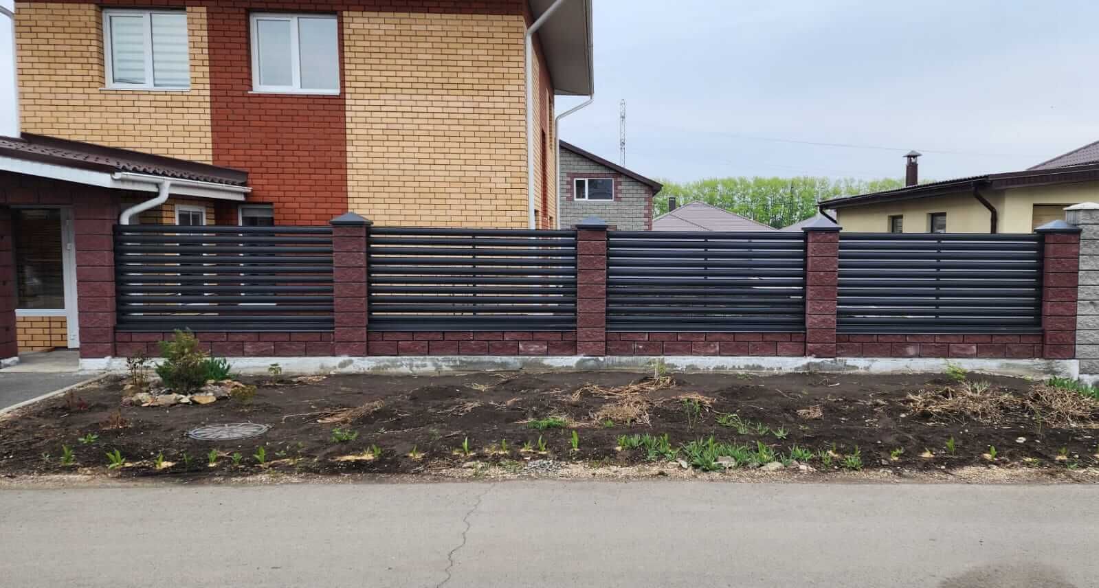 Забор-ранчо из штакетника 21м RAL7024/7024 Серый Графит МАТТЕ фото 8 в Бишкеке