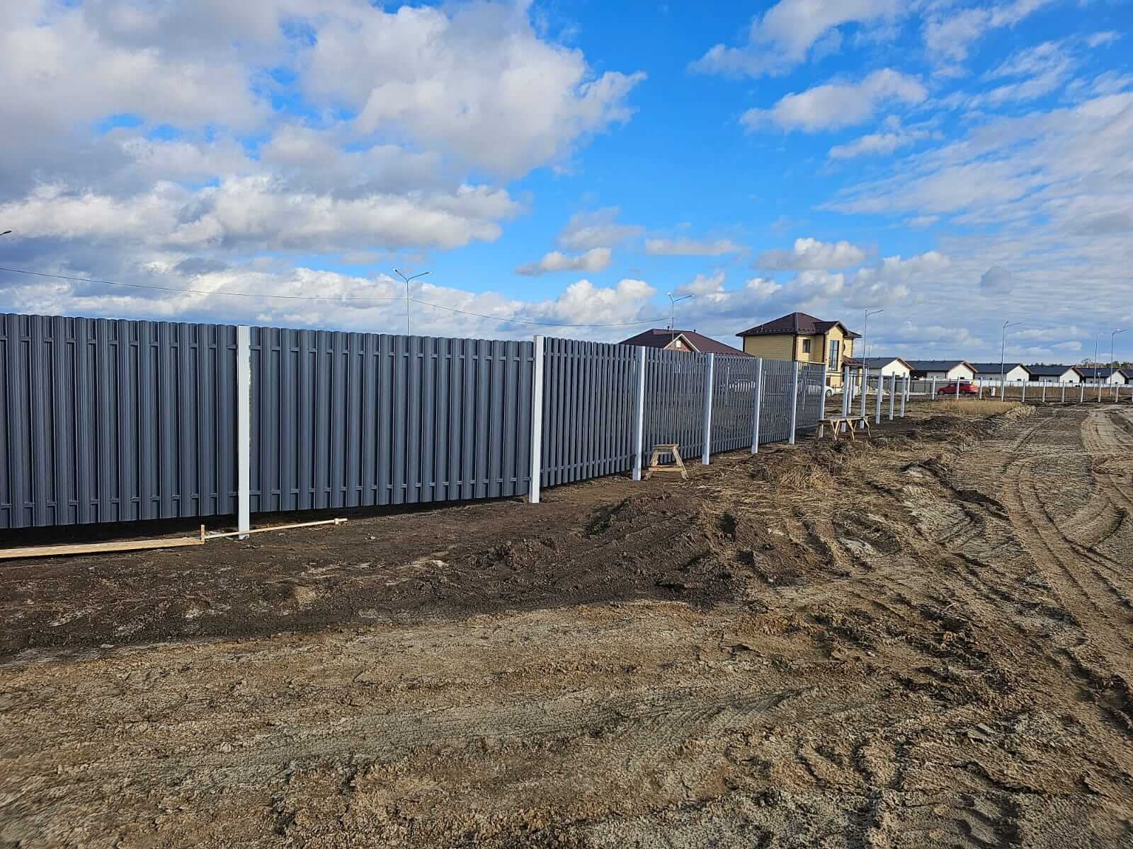 Забор из евроштакетника 234м RAL7024/7024 Серый Графит двусторонний фото 7 в Бишкеке
