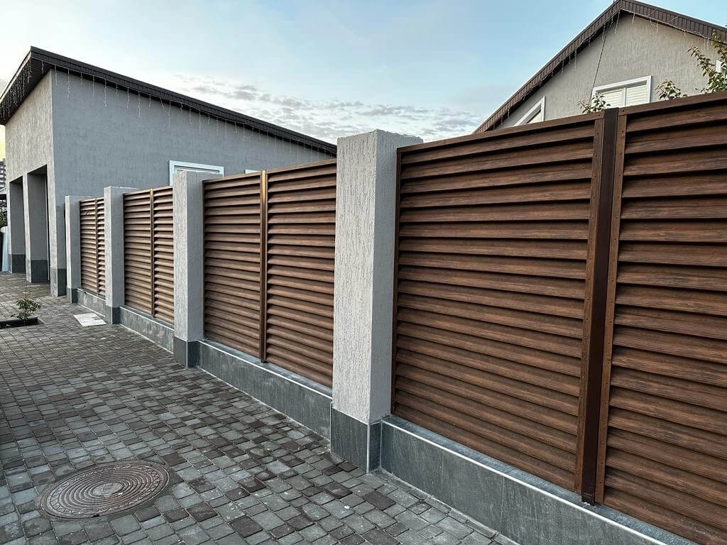 Забор-жалюзи из ламелей Еврожалюзи 23м Каштан Printech фото 2 в Бишкеке