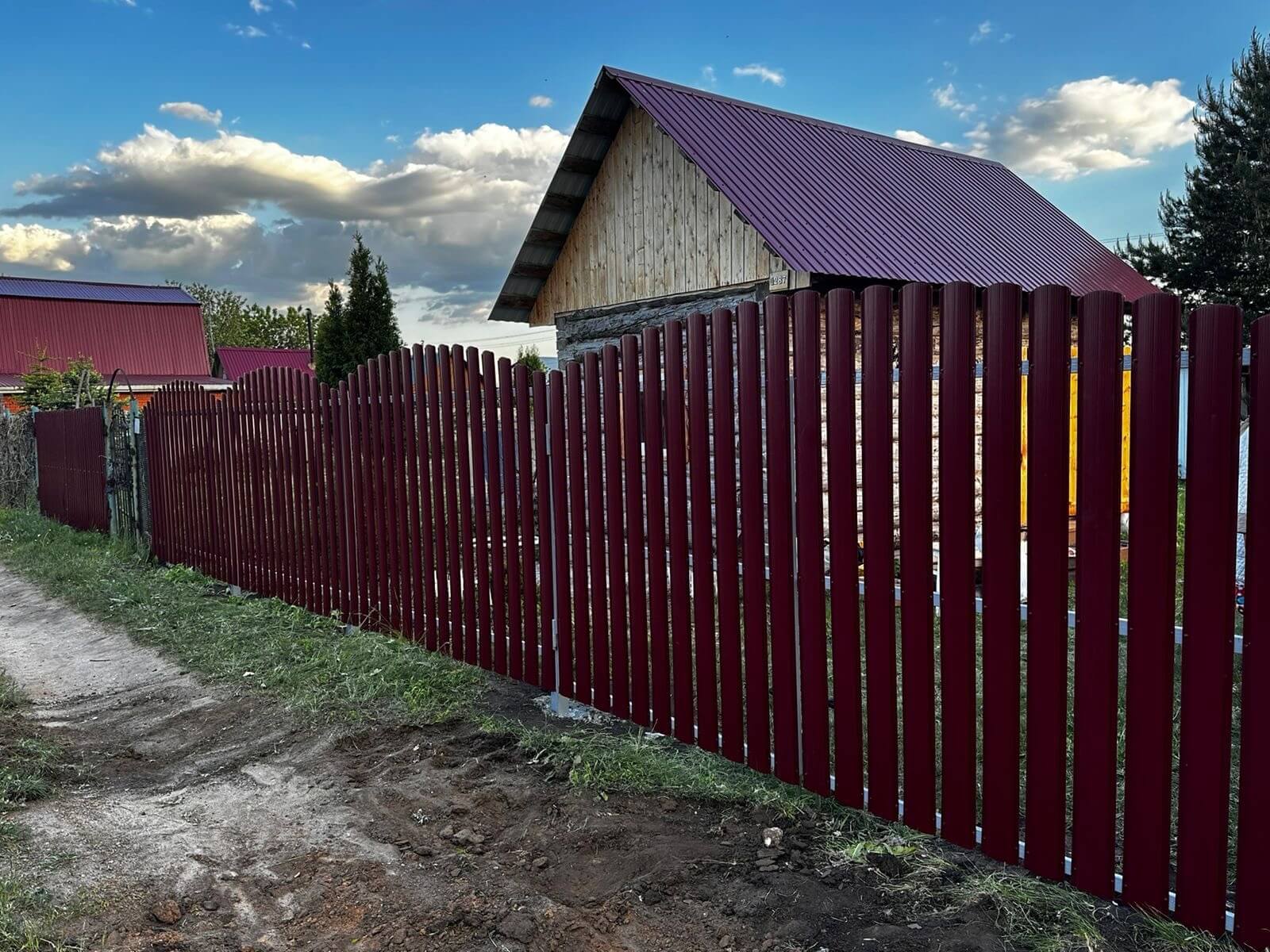 Забор из евроштакетника 28м RAL3005 Красное Вино фото 4 в Бишкеке