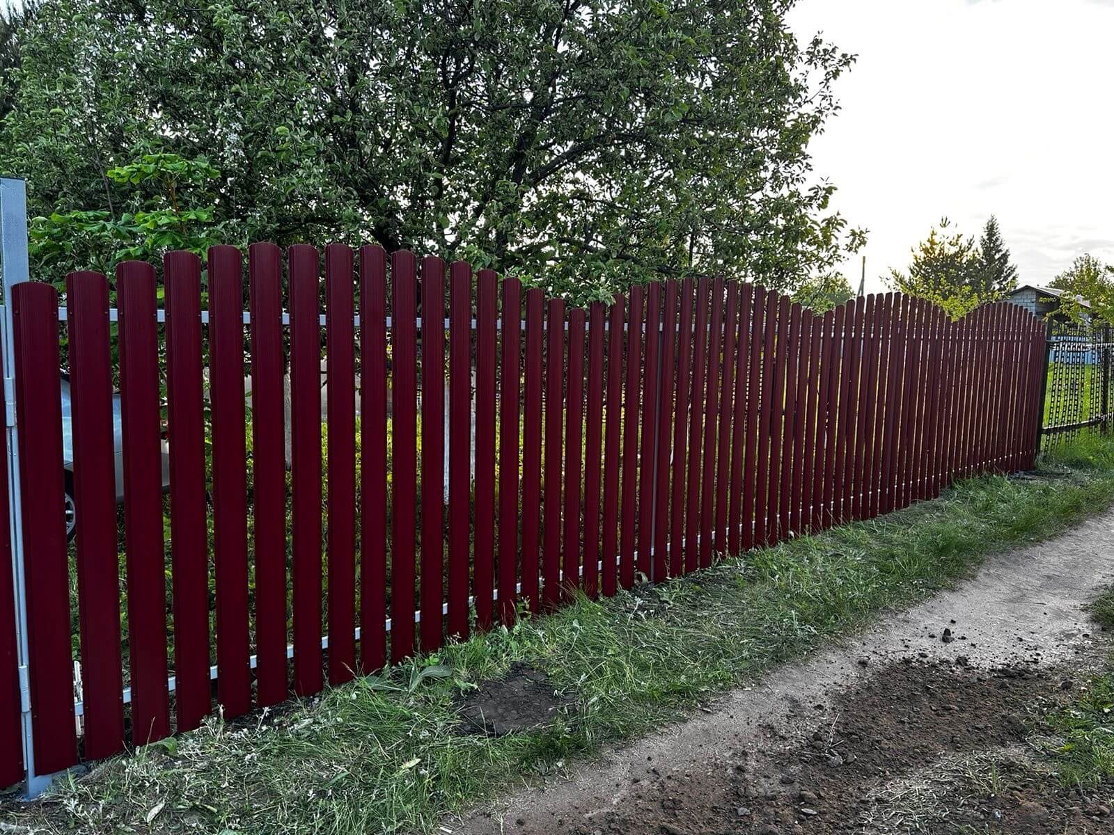 Забор из евроштакетника 28м RAL3005 Красное Вино фото 3 в Бишкеке