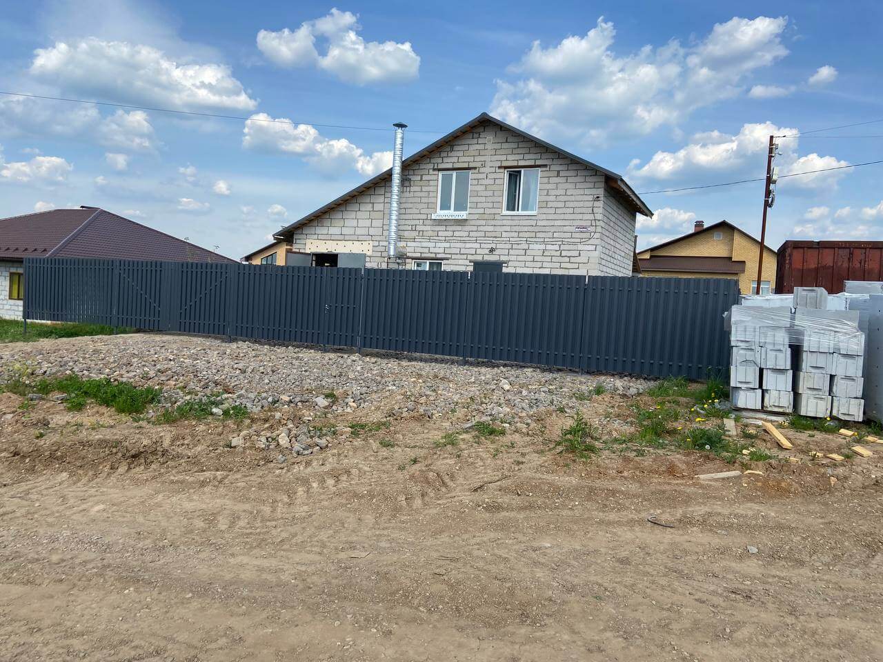 Забор из евроштакетника 16м RAL7024 Серый Графит фото 6 в Бишкеке