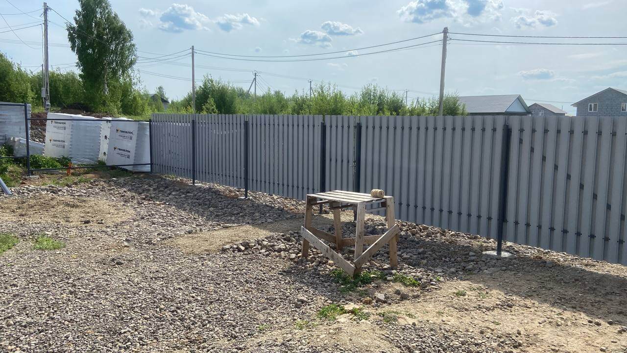 Забор из евроштакетника 16м RAL7024 Серый Графит фото 1 в Бишкеке