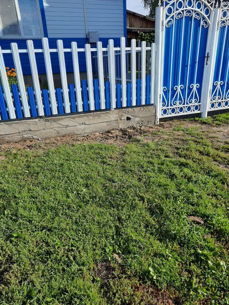 Забор из евроштакетника 14м RAL9003 Белый, RAL5005 Синий Сигнал фото 2 в Бишкеке